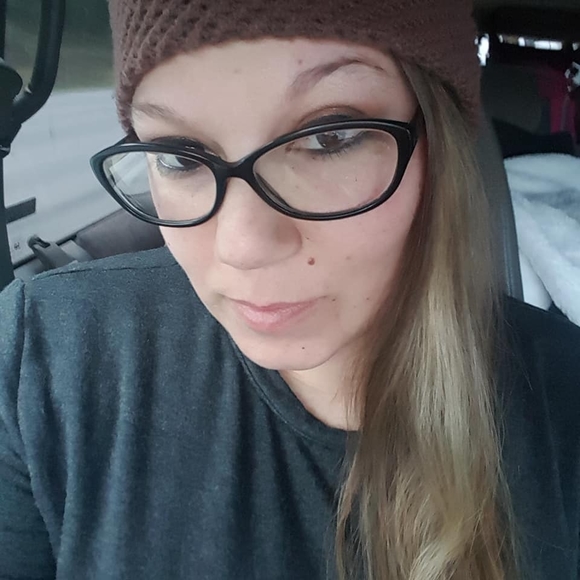 Meet your Posher, Brandy - Picture 1 of 1